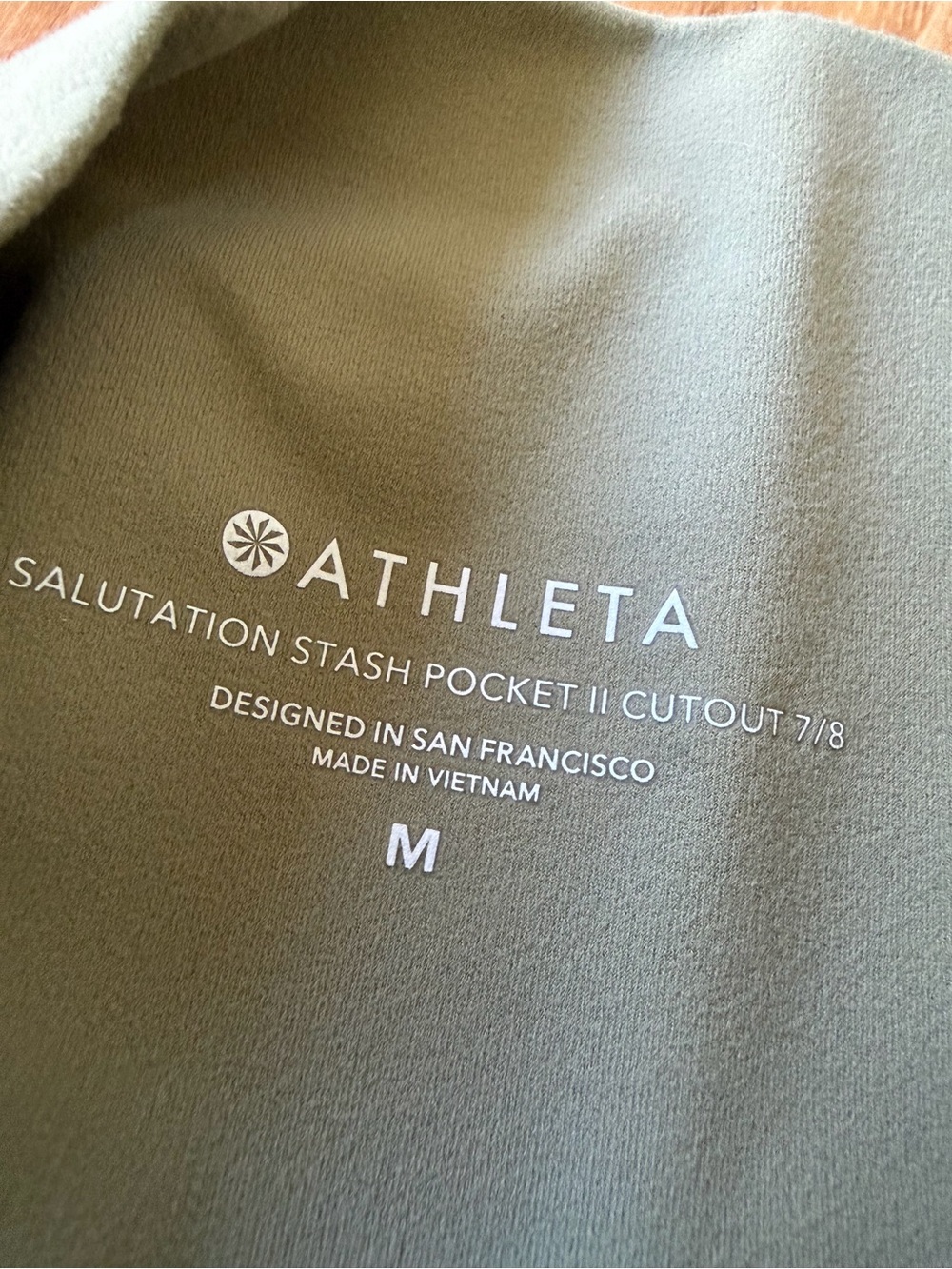 Athleta women’s leggings athletic pants olive green great cutout details medium - Picture 7 of 7